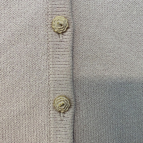 St John Collection Size 4 Short Sleeve Lavender Button Front Cardigan Sweater - Picture 6 of 11